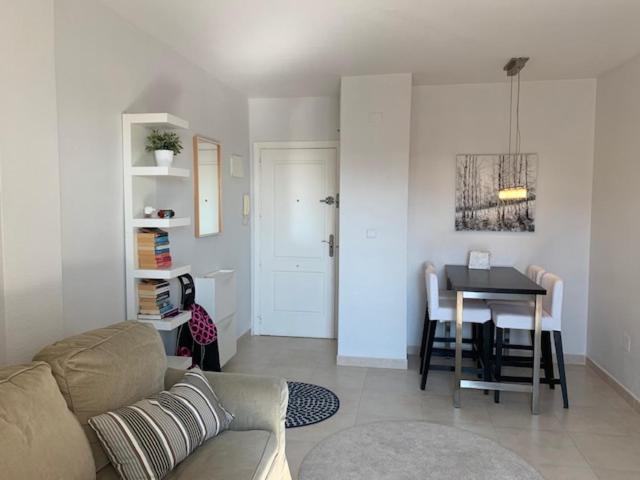 Apartamento Marina Port Sea View Торрев'єха Екстер'єр фото